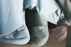 smock bib | sky
