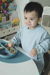 smock bib | sky